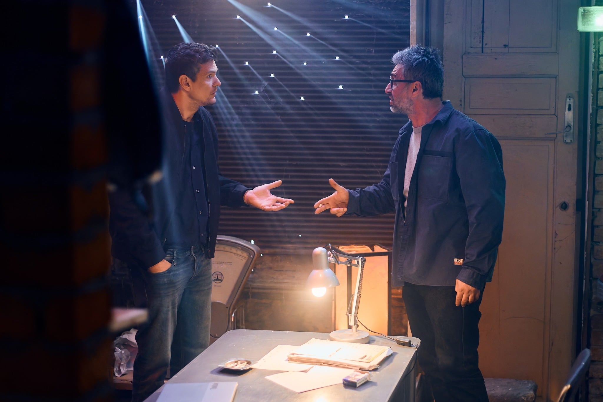 Tudor Chirilă și Dragoș Bucur, protagoniști în noul serial românesc „Trafic”. Regizorul Anghel Damian: „În primul rând, se adresează părinților. Este o radiografie a societății în care trăim”